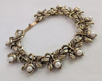 Vintage 1960s Judy Lee Acorn Pearl Gold Tone Bracelet, 6.75"