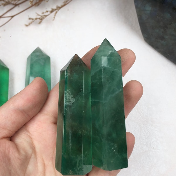 Groene fluoriettoren, fluorietpunt, kristallen toren/toverstaf, genezend kristal, Reiki Chakra steen, woondecoratie, voor GiftwaEen cadeau voor moeder