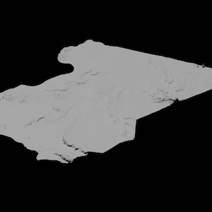 Puede incluir: Un mapa topogr&aacute;fico en escala de grises de una regi&oacute;n monta&ntilde;osa. El mapa muestra la elevaci&oacute;n del terreno con diferentes tonos de gris.