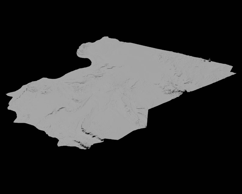 Puede incluir: Un mapa topogr&aacute;fico en escala de grises de una regi&oacute;n monta&ntilde;osa. El mapa muestra la elevaci&oacute;n del terreno con diferentes tonos de gris.