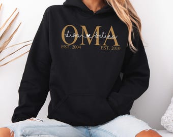 Personalisierter Oma Hoodie, Oma Pulli mit Geburtsjahr Namen, Geschenk Oma Enkelkinder, werdende Großmütter, Muttertag Oma Shirt