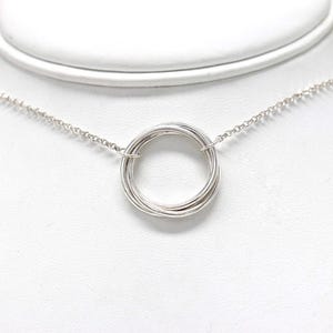 Collier triple anneau en argent sterling • Collier de jour discret • Lucky Mobius Fidget