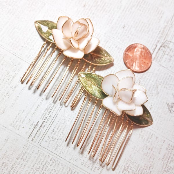Gardenia/Olive Green Mini Hair Combs, Set of 2 Gold Wire Flower Hairpins