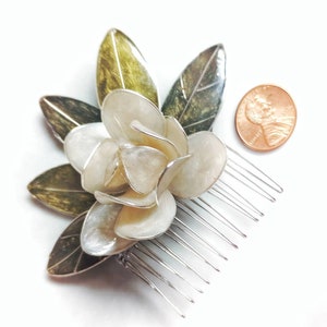 Gardenia Hair Comb, Floral Hairpin, Resin Flower Hair Accessory