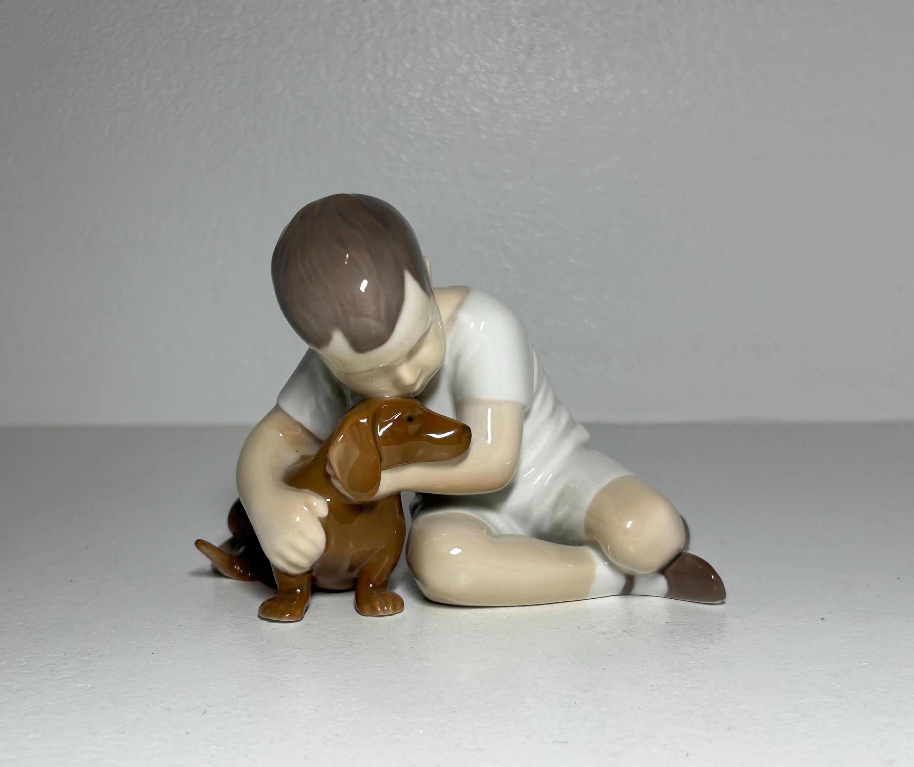 Figurine Royal Copenhagen N°707 – Deux Enfants Et Un Chien, Porcelaine, Neuve