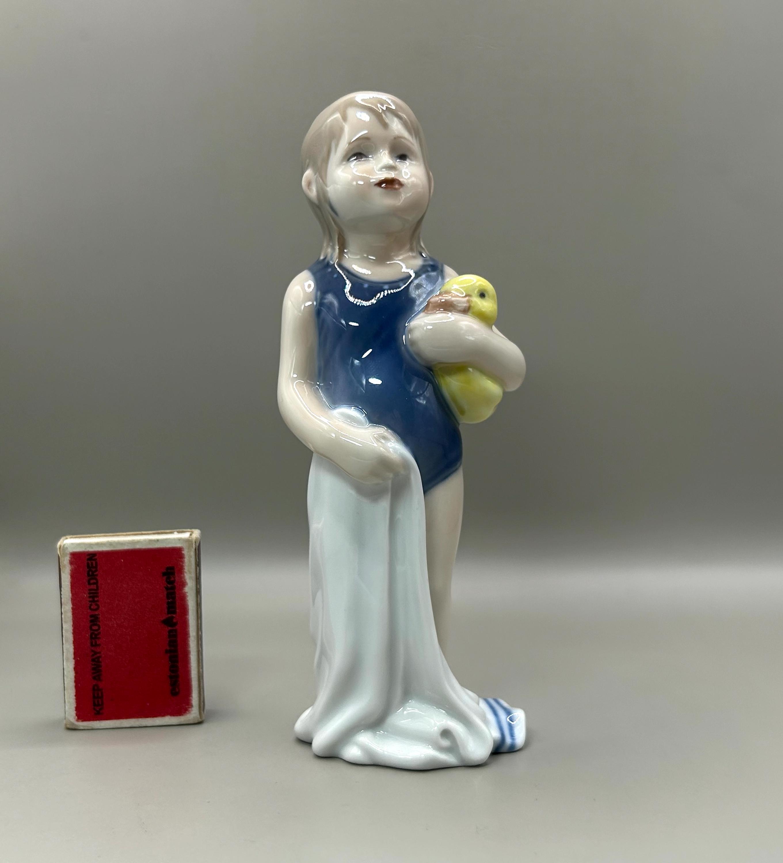 ロイヤルコペンハーゲンのフィギュア：エルセの少女とアヒル