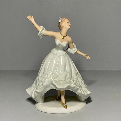 Wallendorf Porcelain Figurine The Dancing Lady shops 8” tall
