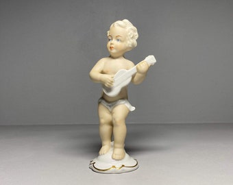 Wallendorf SCHAUBACH KUNST Porcelain Figurine Boy playing guitar  6” tall
