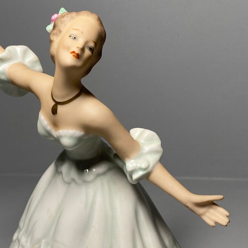 Wallendorf Porcelain Figurine The Dancing Lady shops 8” tall