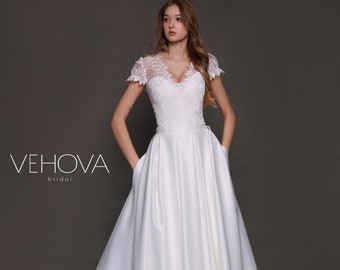 chinese dress ladies ALEESHUO Short Wedding Dresses for Bride Long Sleeve Lace Tulle Corset Bridal  Gown High Neck A Line Floral Ivory Evening Party Gown Petite at Amazon  Women's Clothing store