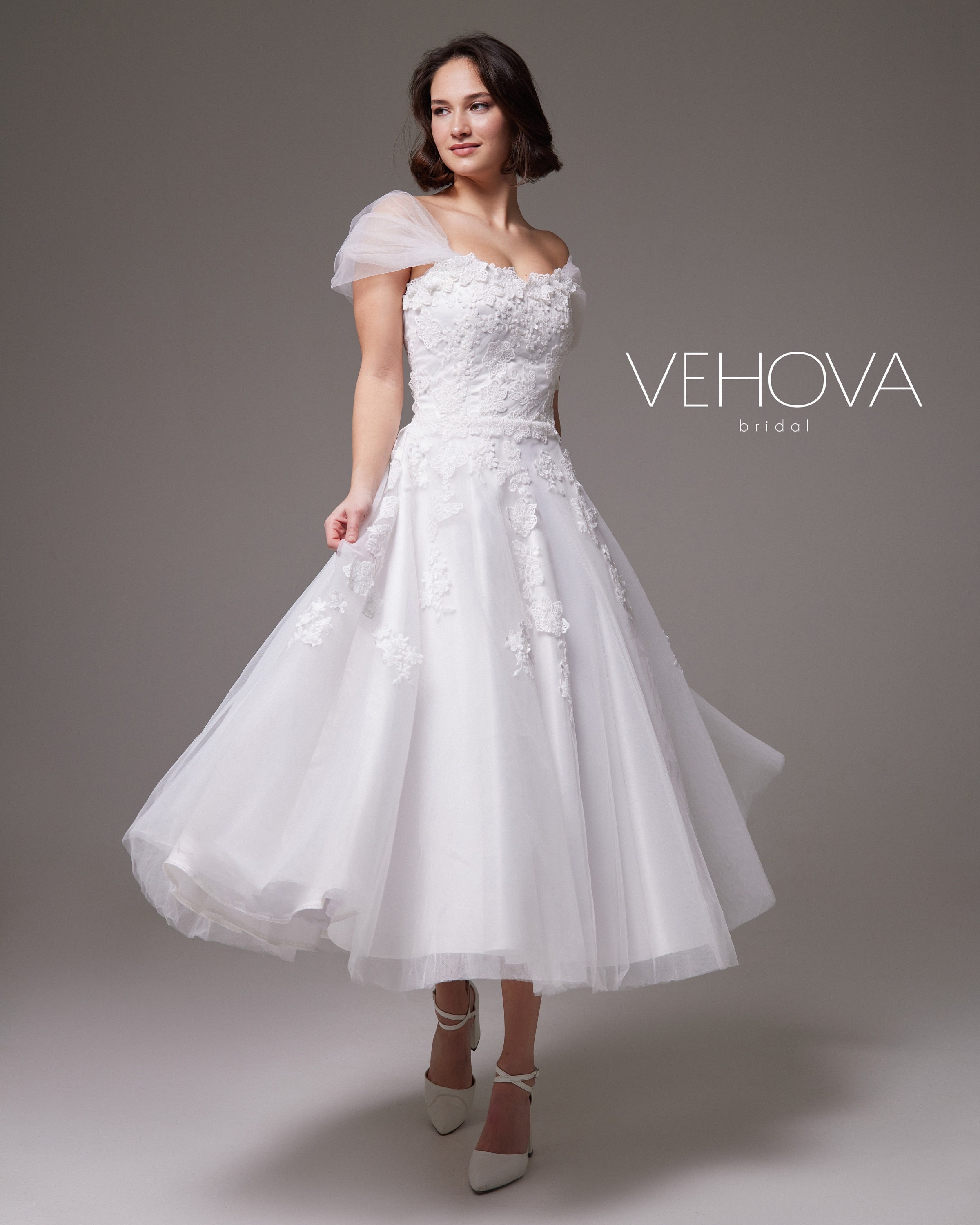 Tea Length Boho Wedding Dress Short Lace Dress for Wedding With Tulle