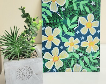 Origineel bloemen acrylschilderij – grillige witte bloemen op diepblauw en groen canvas – Cottagecore botanische muurkunst