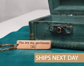Personalized Keychain for Mom - Custom Engraved Keyring - for Men Women - Gift for Boyfriend Him - Best Friend Couples Car Key Chain