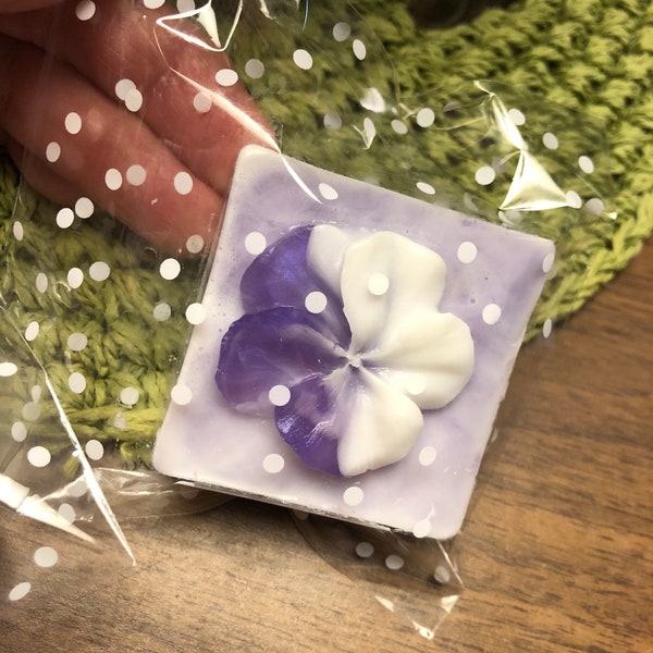 Pansies Soap Favors/Goat’s Milk Soap/Specialty Soaps/Favors/Guest Soaps/Weddings/Baby Showers/No Sls SLES/ Detergent Free/Handmade