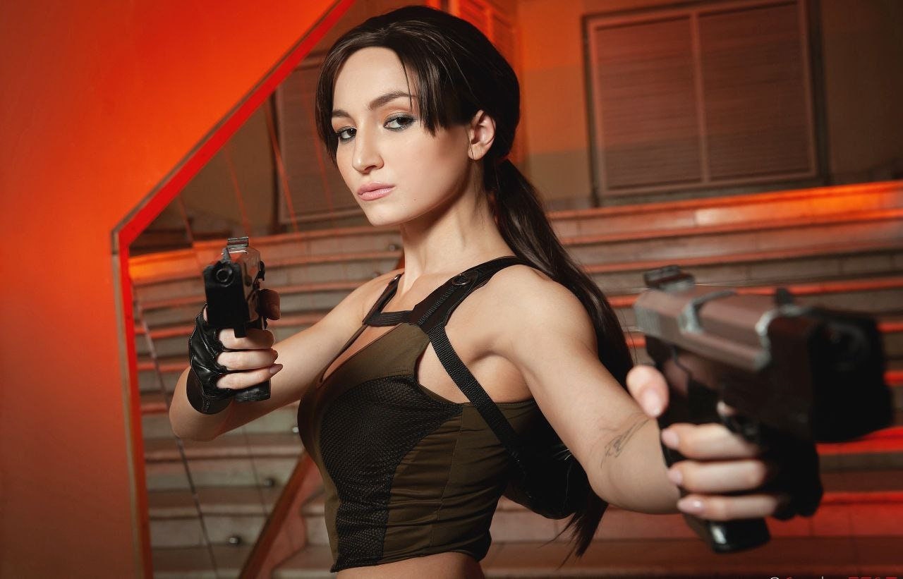 Lara Croft Cosplay