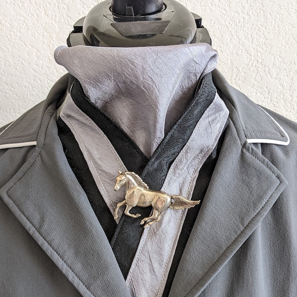 tying a stock tie dressage