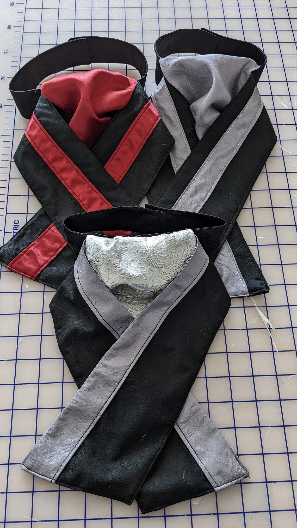 Style Stock Pre-Tied White Cross Hatch Stock Tie main image 1