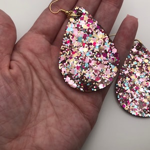 Dangle Earrings, Drop Earrings, Teardrop Earrings in Cindy Glitter-Large