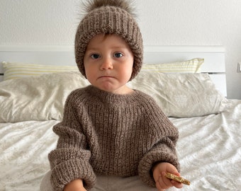 Gerippter Pullover, handgestrickt aus 100% BIO Alpakawolle, warm, weich, perfekt für die Herbst-Winter-Saison.