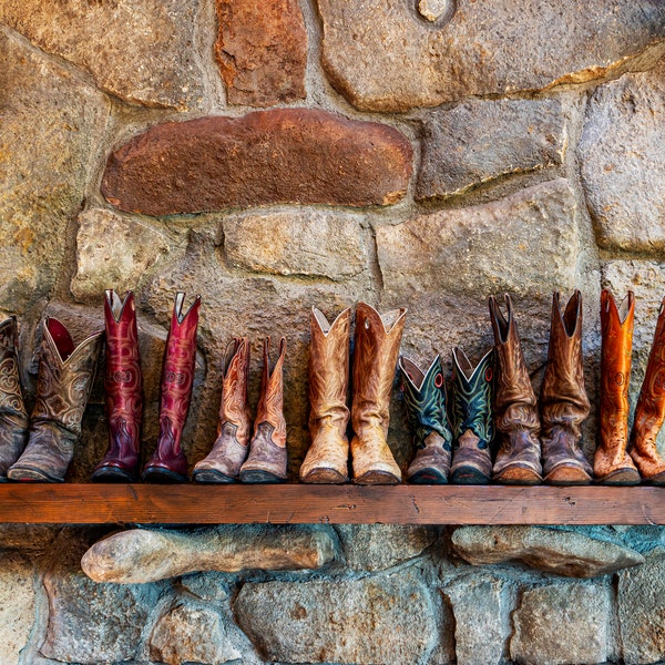 Pioneer Woman Lodge, Pioneer Woman Decor, Pioneer Woman Boots, Pioneer Woman, Drummond Cowboy Boots, Cowboy Boots