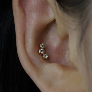 Labret flache Rückseite Ohrringe • Zierlicher minimalistischer Ohrring 18G • Muschel Knorpel Lobe • Titan 18K Gold gefüllt • hypoallergen