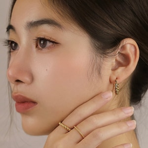 18K Gold Hoop Earrings with beaded Design, made with Titanium with 18K Gold Filled, Hypoallergenic Nickel Free, with 20G gauge