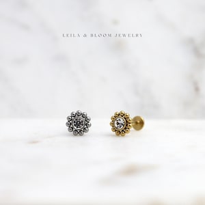 Labret Flat Back Flower Earrings • Dainty Minimalist Stacked Earring 18G • Conch Cartilage Helix • Titanium 18K Gold Filled • Hypoallergenic