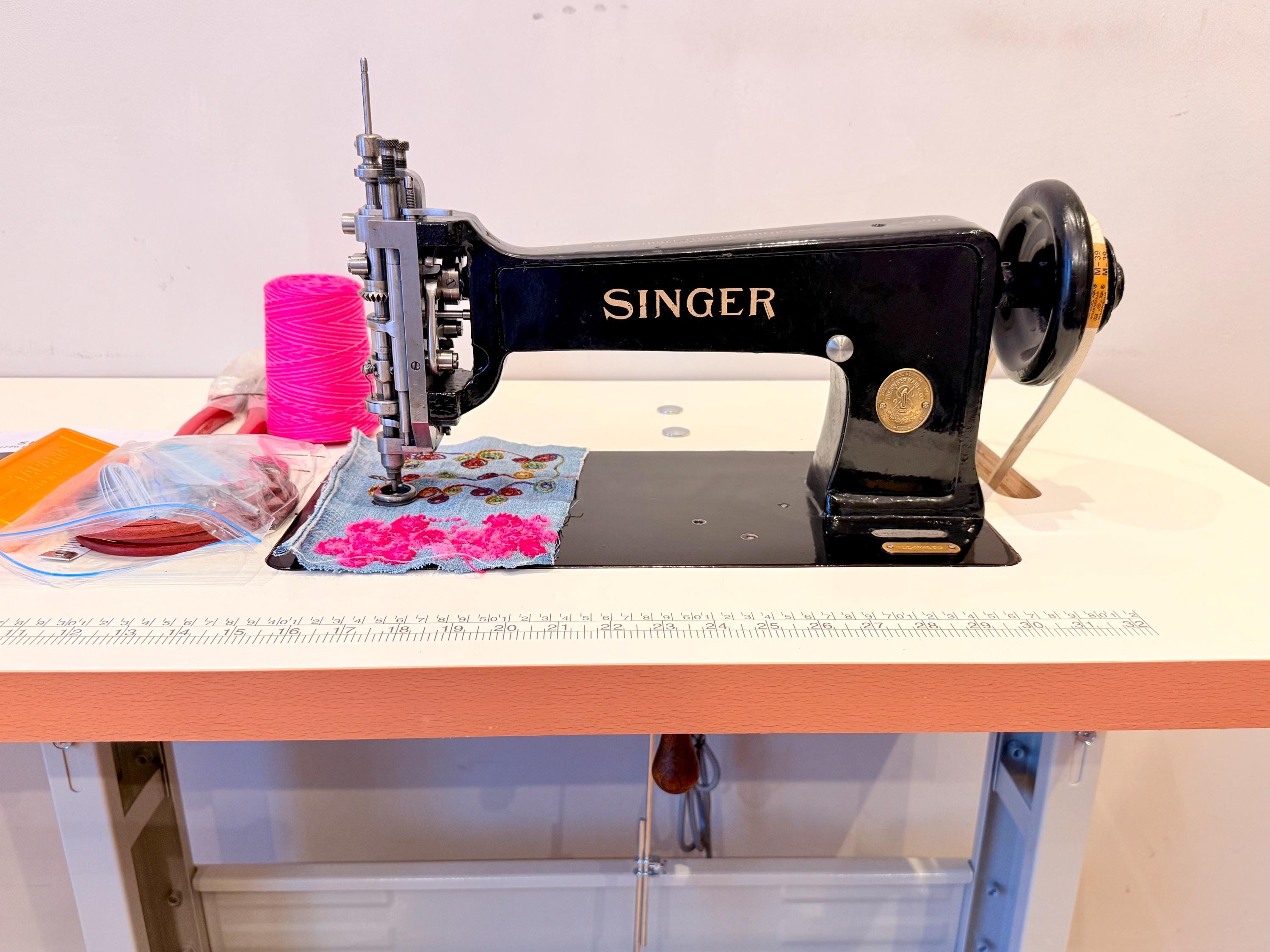 Singer 114w103 Vintage Embroidery Chain & Moss Stitch Machine