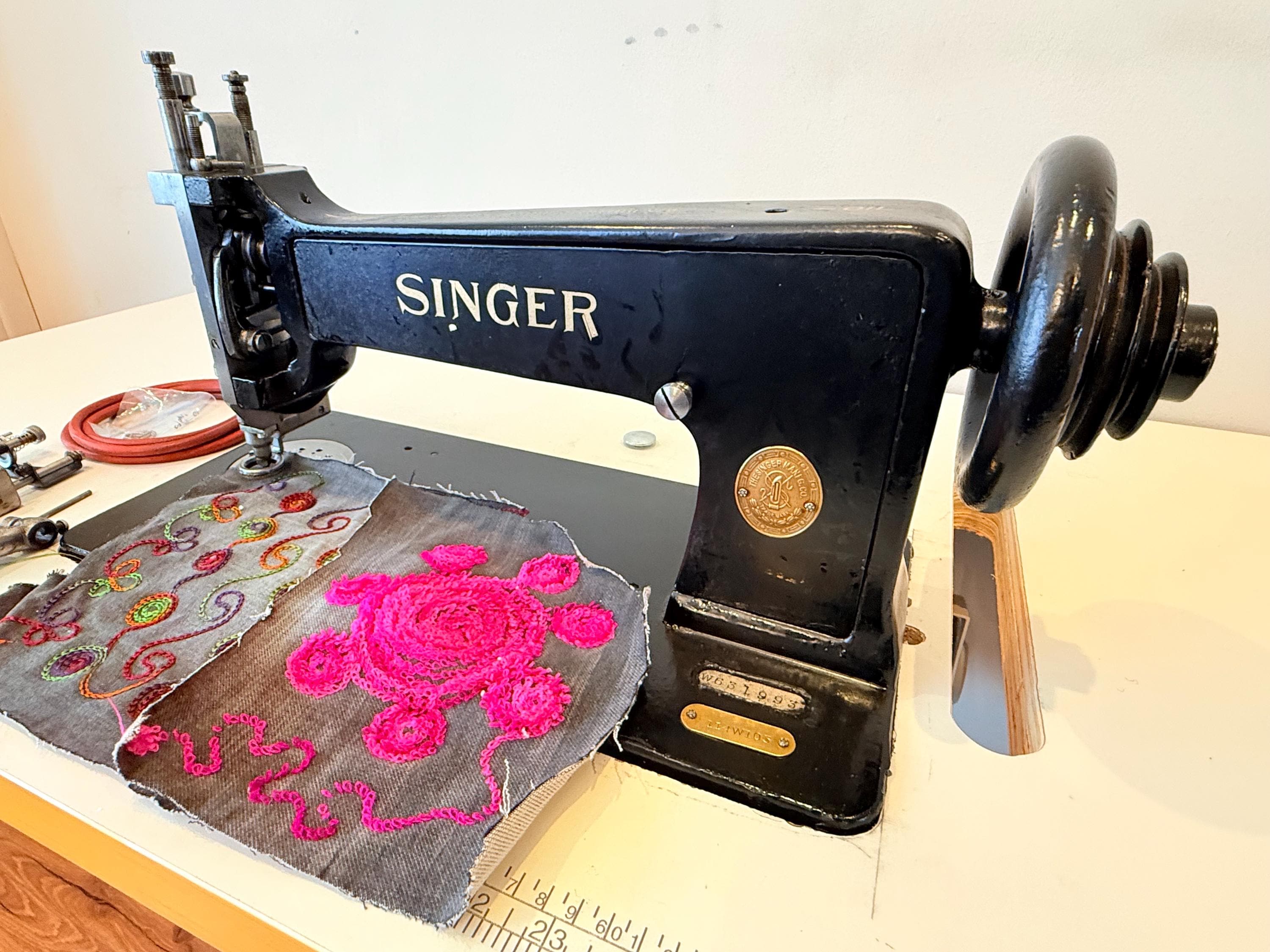シンガー 114w103 ヴィンテージ 刺繍チェーン＆モスステッチミシン 