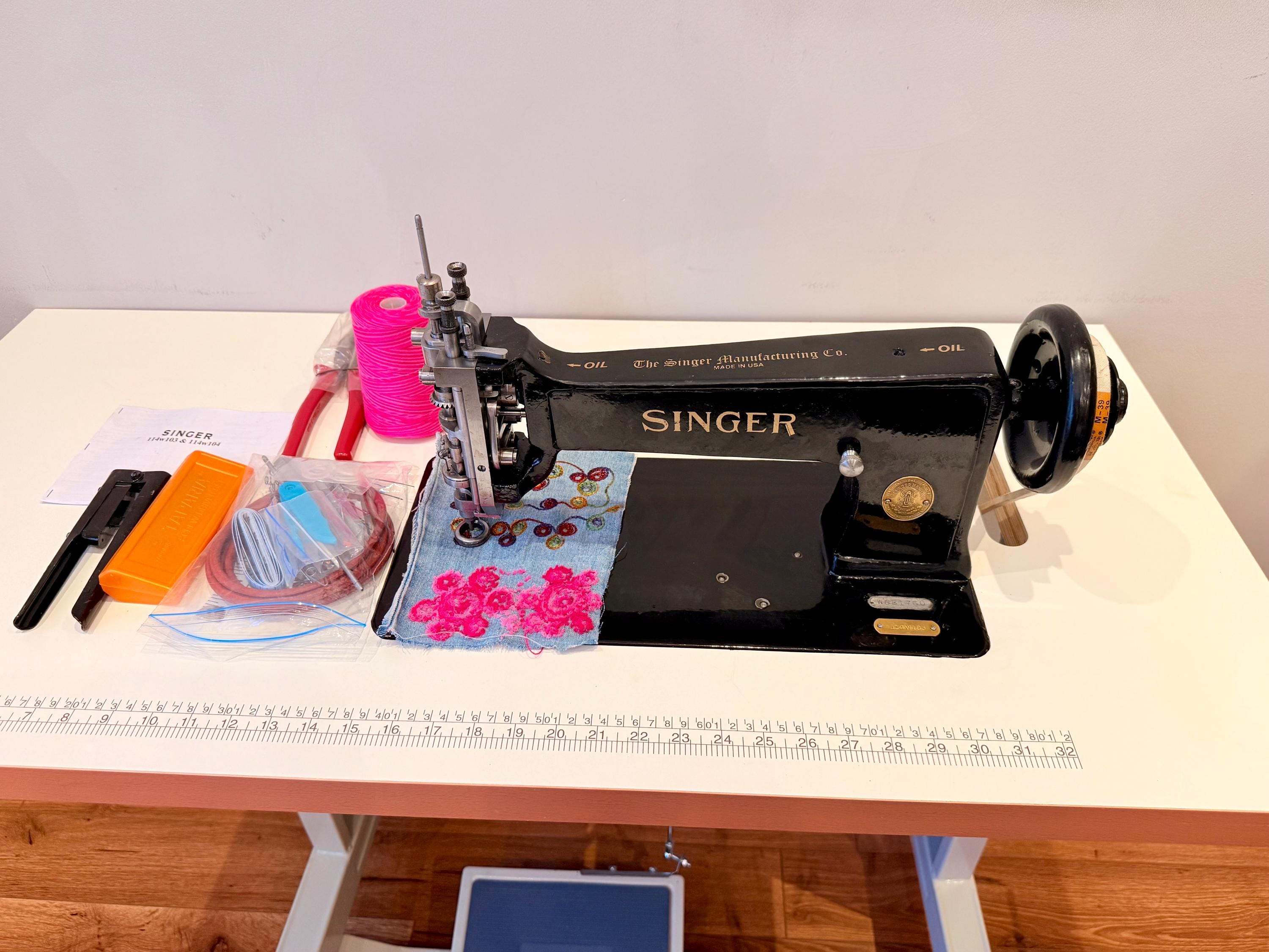 Singer 114w103 Vintage Embroidery Chain & Moss Stitch Machine
