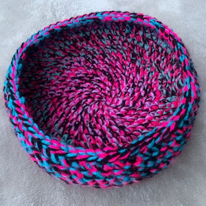 Scrap Yarn Chunky Basket Crochet Pattern - storage, gift idea, quick easy project