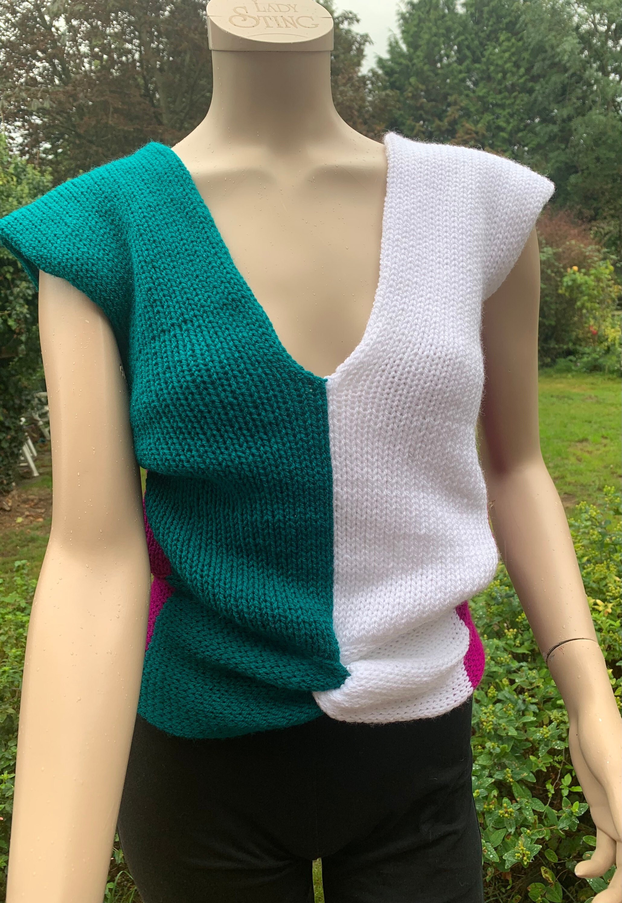 Knitting Machine Pattern - Colour Block Twist Top - Addi Knitting Machine Pattern - Colour Block Twist Top - Addi