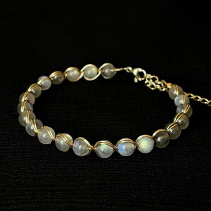 Labradorite Bracelet for Women • Handcrafted 14k Gold-Filled Wire Labradorite Bracelet • Gifts for Her • Healing Gemstone Bracelet