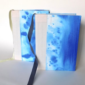 Handmade book - Marbled blue Sketchbook/Notebook - Toned paper sketchbook - Bookbinding - Approximately 8.5 x 11