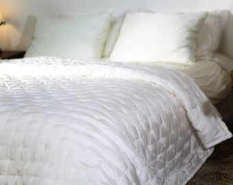 Lightweight Mulberry Silk Comforter Set| White Silk Blanket and Pillowcases| Queen King Size Bedspread| Silk Throw Bedding Set