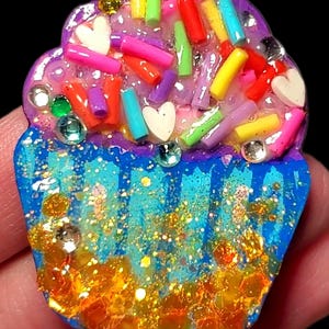 Hand-Painted Cupcake Brooch: Wooden Pin with Glitter and Sprinkles
