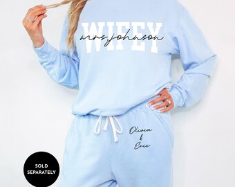 Custom Bride Sweatsuit Personalized Bride and Groom Sweatshirt Comfort Colors Bride Sweat Set Wifey Sweatshirt Sweatpants Matching Honeymoon