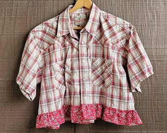 Crop Top Women's Oversize Extra Large Reworked/Upcycled Short Sleeve Pearl Snap Shirt Red Tan Plaid Metallic Floral Applique and Ruffle