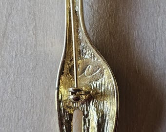 Vintage Liz Claiborne Gold Tone Giraffe Pin Pinback Brooch 1"x 2.75"