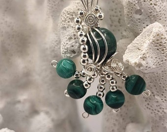 Ciondolo in argento sterling avvolto in filo metallico realizzato a mano - Malachite