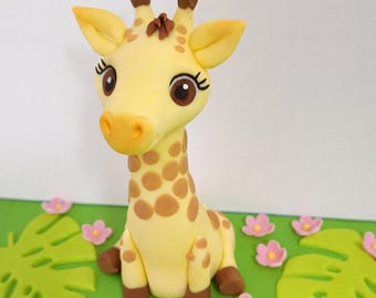 Adorno para tarta de jirafa en fondant, ideal como decoración para fiesta de cumpleaños de safari en la jungla.