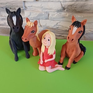 Horse cake topper for birthday cake decorating,  fondant horse cake decoration