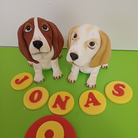 Fondant beagle top