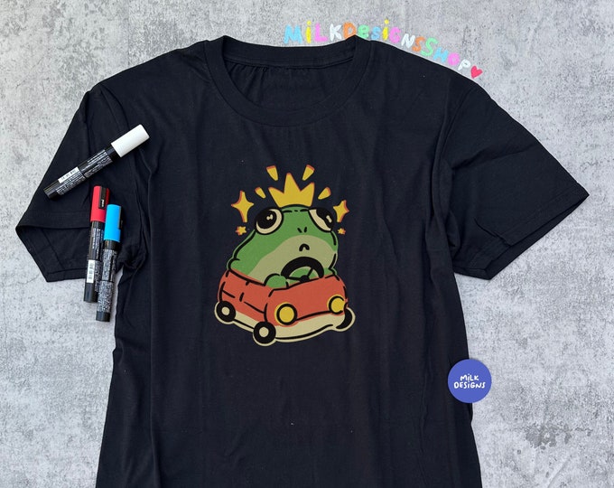 Frog Shirt - Unisex / Cute Tees / Kawaii Clothes / Y2K Aesthetic Clothing / Frog TShirt / Gift For Frog Lovers / Gift For Her / Gift For Him