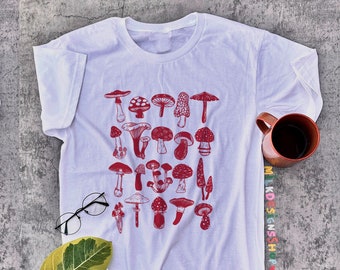 Cottagecore Mushroom Shirt / Aesthetic Shirt / Mushroom Gift / Mushroom Lover / Botanical Shirt / Mushroom Tee / Gift For Her / Gift For Him