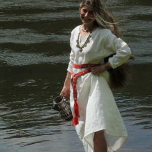 Hecho a pedido - Vestido vikingo de lino blanco, túnica de mujer vikinga de lino
