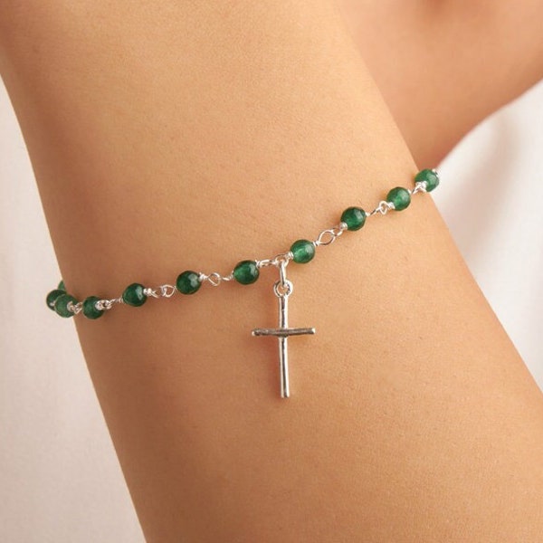 Bracelet en jade vert chapelet perlé - breloque croix - délicate chaîne en argent massif 925