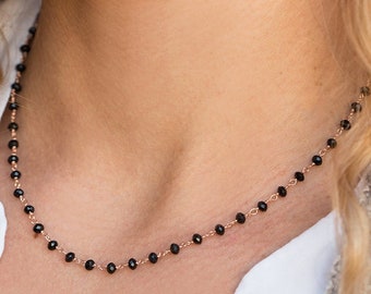 Collar con cuentas de ónix negro, gargantilla de piedras preciosas delicadas, alambre de piedra envuelto, cadena de encanto simple en plata chapada en oro rosa, el mejor regalo para ella