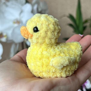 Patrón de ganchillo 5 en 1: pato (5 tamaños - 5 patrones) / Tutorial de amigurumi de patito en PDF (inglés, francés y otros idiomas) / Peluches de Pascua sin costuras imagen 15
