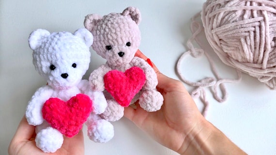 BEAR 5'' sitting with heart / Crochet bear PATTERN PDF (English terms) / Amigurumi bear heart / Valentine's Day gift / Bear crochet pattern